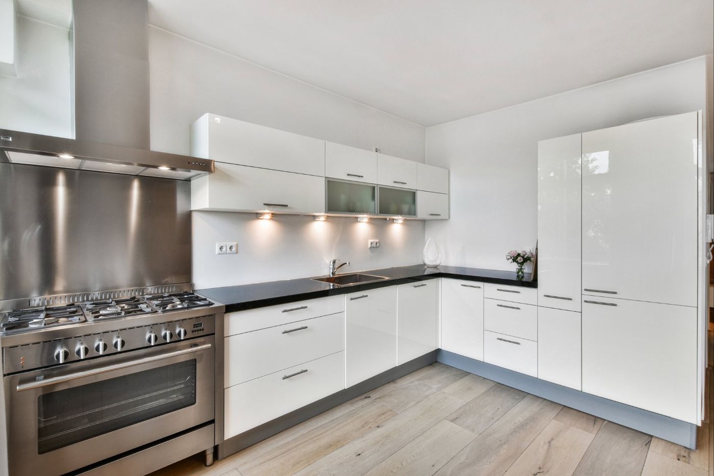 Bright modern white kitchen, Glen Cove NY